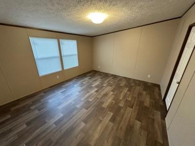 Photo 5 of 11 of home located at 501 Tami Ct Elizabethtown, KY 42701