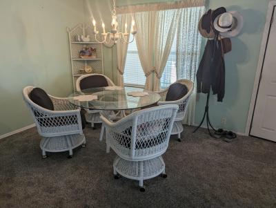 Photo 5 of 16 of home located at 465 Goldenrod Cir N Auburndale, FL 33823