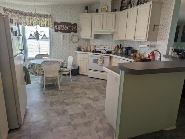 1999 Homes of Merit 12341999 Mobile Home