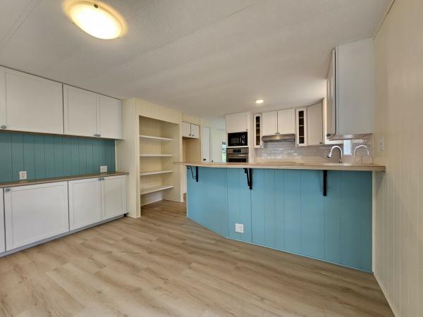 1978 Holly Park RES25940 Mobile Home