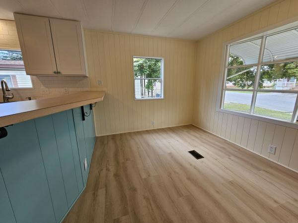 1978 Holly Park RES25940 Mobile Home