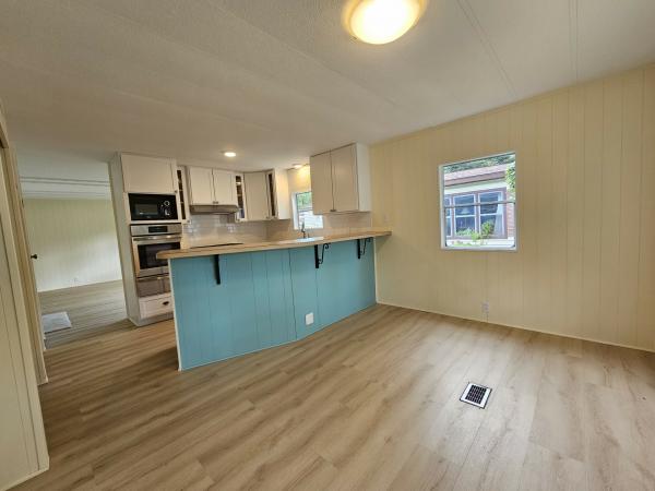 1978 Holly Park RES25940 Mobile Home