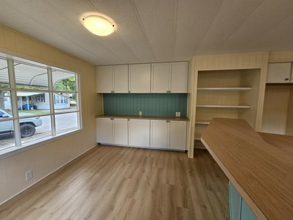 1978 Holly Park RES25940 Mobile Home