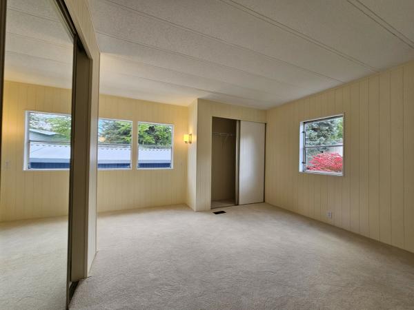 1978 Holly Park RES25940 Mobile Home