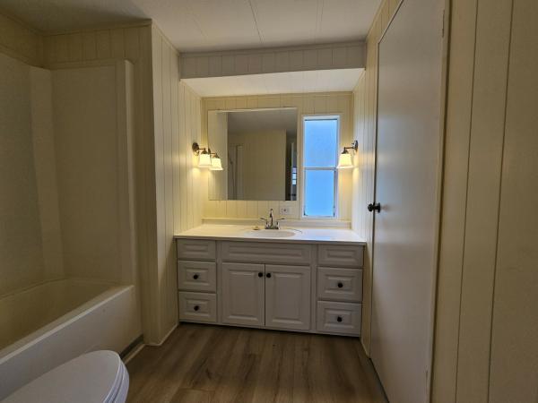 1978 Holly Park RES25940 Mobile Home