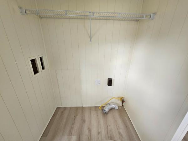 1978 Holly Park RES25940 Mobile Home