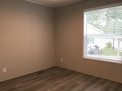 Photo 4 of 6 of home located at 365 South Sword Grand Rapids, MI 49548