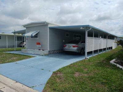 Photo 2 of 31 of home located at 6413 Aloha Drive Bradenton, FL 34207