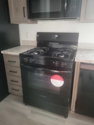 Photo 2 of 10 of home located at 3320 Sherwood Bay City, MI 48706