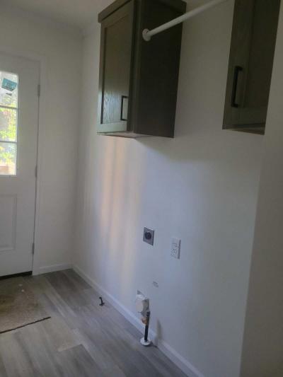 Photo 5 of 10 of home located at 3320 Sherwood Bay City, MI 48706