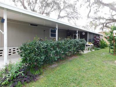 Photo 3 of 37 of home located at 3822 Oakcrest Lane Zephyrhills, FL 33541