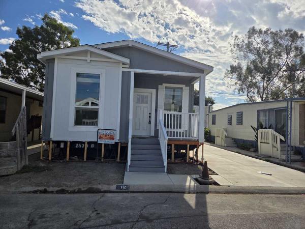 Photo 2 of 1 of home located at 10001 West Frontage Road, Space 12 South Gate, CA 90280