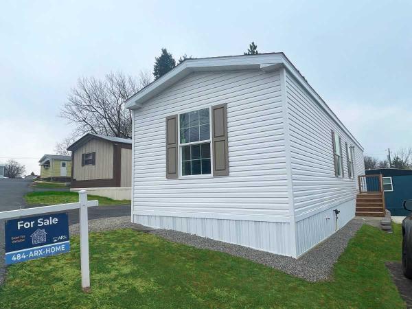 Photo 1 of 2 of home located at Gap View Mobile Home Park Lot 14 Walnutport, PA 18088