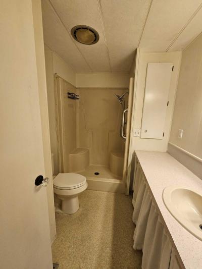 Photo 5 of 10 of home located at 121 Park Dr Tavares, FL 32778