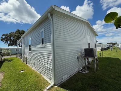 Photo 4 of 25 of home located at 1071 Donegan Rd Lot 972 Largo, FL 33771
