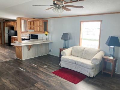 Mobile Home at 28 Village Ct Mediapolis, IA 52637