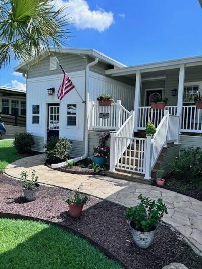 Photo 2 of 25 of home located at 18679 Pondview Dr Foley, AL 36535