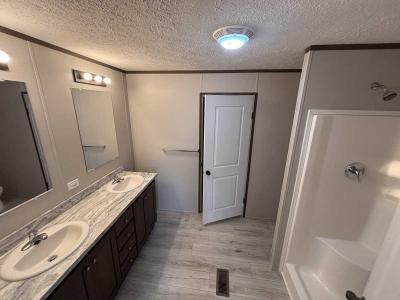 Photo 5 of 7 of home located at 21549 Lakeview Dr., #333 Warrenton, MO 63383