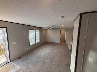 Photo 4 of 8 of home located at 21458 Lakeview Dr., #141 Warrenton, MO 63383