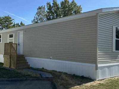 Photo 2 of 6 of home located at 1 Thorn Locust Lane, #7 London, OH 43140