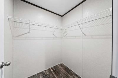 Photo 4 of 6 of home located at 1 Thorn Locust Lane, #177 London, OH 43140