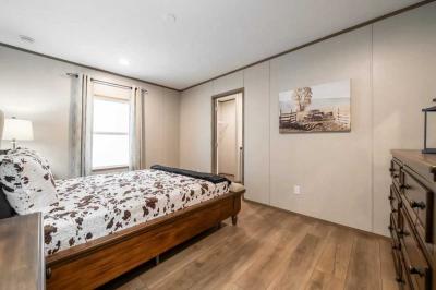 Photo 5 of 6 of home located at 6121 Collins Rd, #Lot 131, Jacksonville, FL 32244