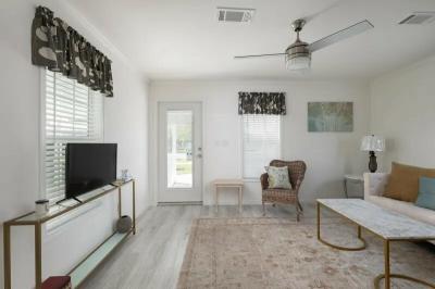 Photo 3 of 6 of home located at 6121 Collins Rd, #248 Jacksonville, FL 32244