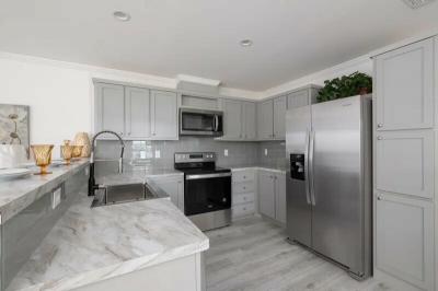 Photo 4 of 6 of home located at 6121 Collins Rd, #248 Jacksonville, FL 32244