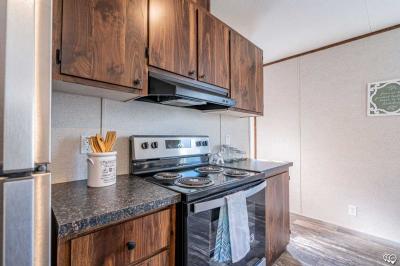 Photo 4 of 11 of home located at 5291 Collins Rd., #80 Jacksonville, FL 32244