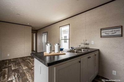 Photo 4 of 7 of home located at 5291 Collins Rd., #18 Jacksonville, FL 32244