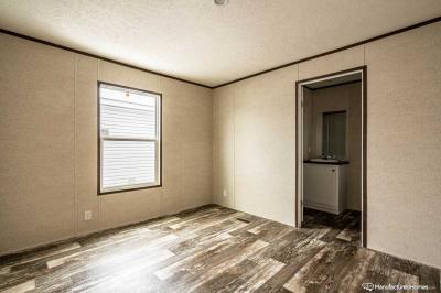 Photo 5 of 7 of home located at 5291 Collins Rd., #18 Jacksonville, FL 32244