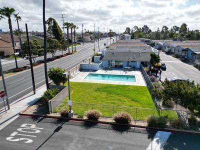 Photo 4 of 5 of home located at 7652 Garfield Ave, #15 Huntington Beach, CA 92648