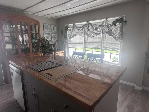 1980 Twin HS Mobile Home