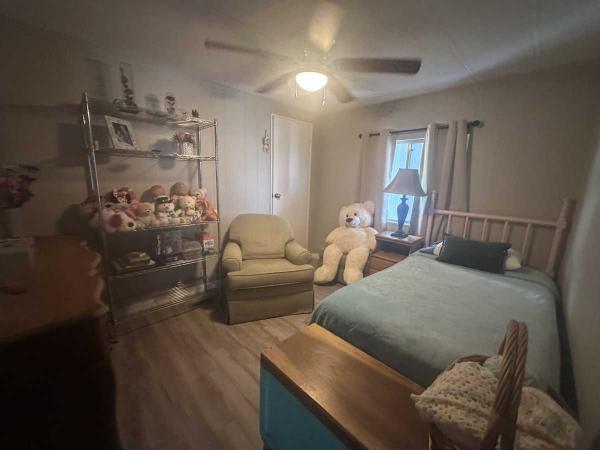 1980 Twin HS Mobile Home