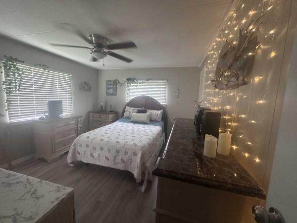 1980 Twin HS Mobile Home