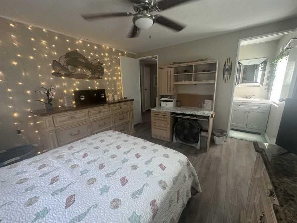 1980 Twin HS Mobile Home