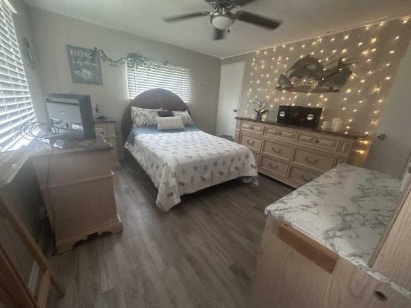 1980 Twin HS Mobile Home