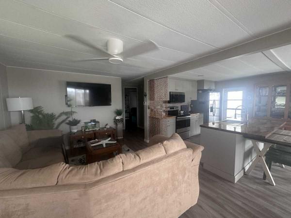 1980 Twin HS Mobile Home