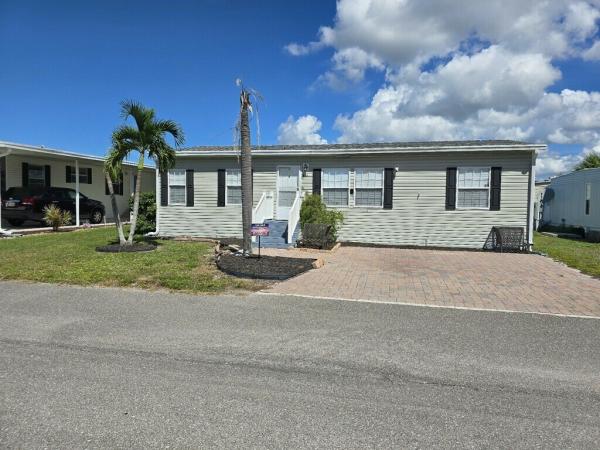 2010 Fleetwood Manufactured Home