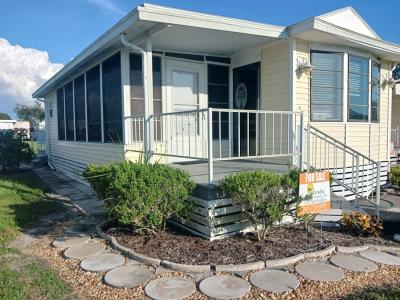 Photo 2 of 18 of home located at 8615 Bayshore Rd. Lot 12 Palmetto, FL 34221