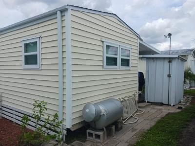 Photo 5 of 25 of home located at 8613 Bayshore Rd #45 Palmetto, FL 34221