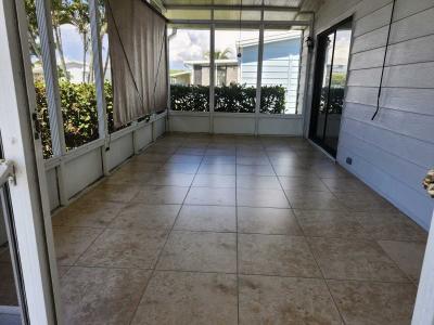 Photo 5 of 18 of home located at 1602 Mt. Vernon Lane Naples, FL 34110