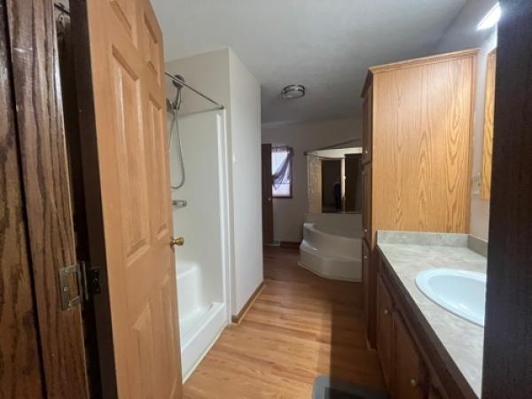 2002 COMMODORE Manufactured Home