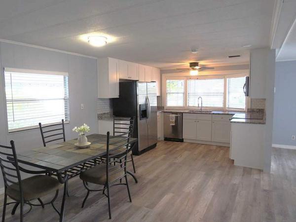 1980 Schult Manufactured Home