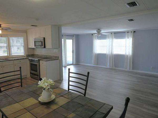 1980 Schult Manufactured Home