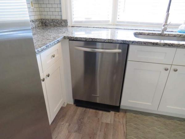 1980 Schult Manufactured Home