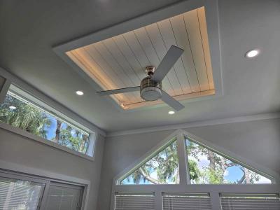 Photo 4 of 24 of home located at 3100 North Road #303 Naples, FL 34104