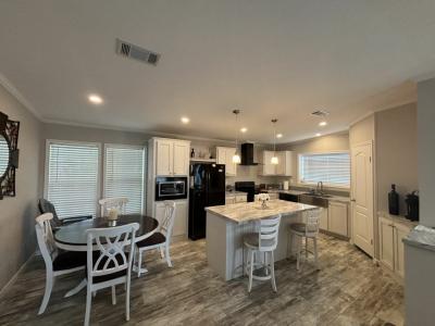 Photo 5 of 20 of home located at 1405 82nd Avenue, Site #145 Vero Beach, FL 32966