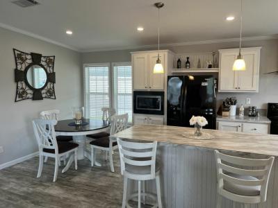 Photo 4 of 20 of home located at 1405 82nd Avenue, Site #145 Vero Beach, FL 32966