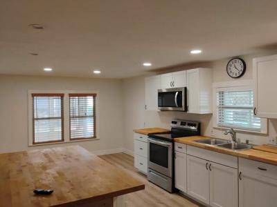 Photo 4 of 20 of home located at 601 Starkey Rd. #222 Largo, FL 33771